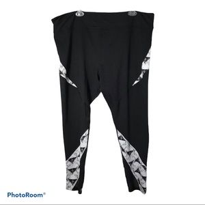SO Yoga High Rise Black and White Leggings NWT